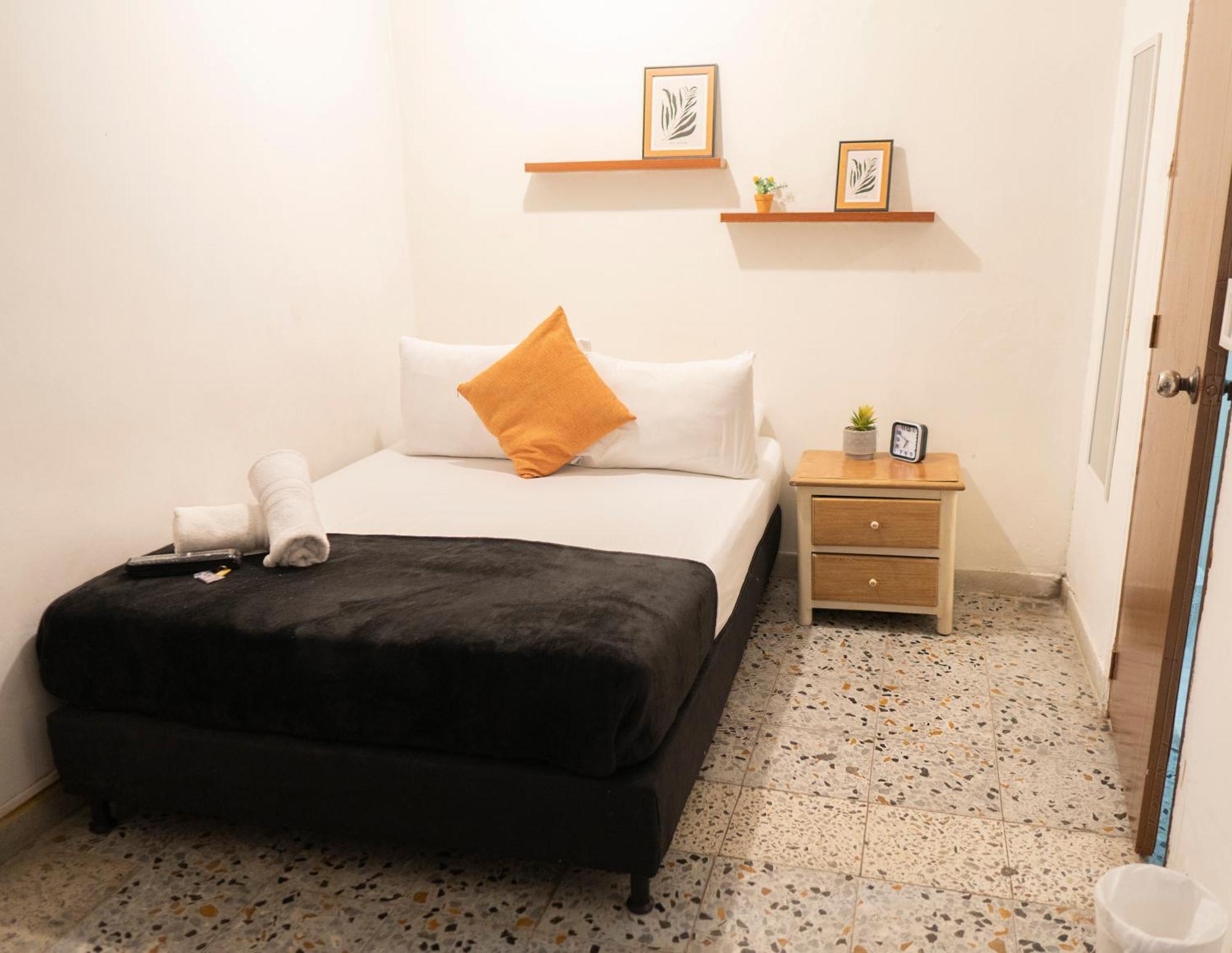 Buntes House-Casa Hotel Laureles-Estadio Меделин Екстериор снимка