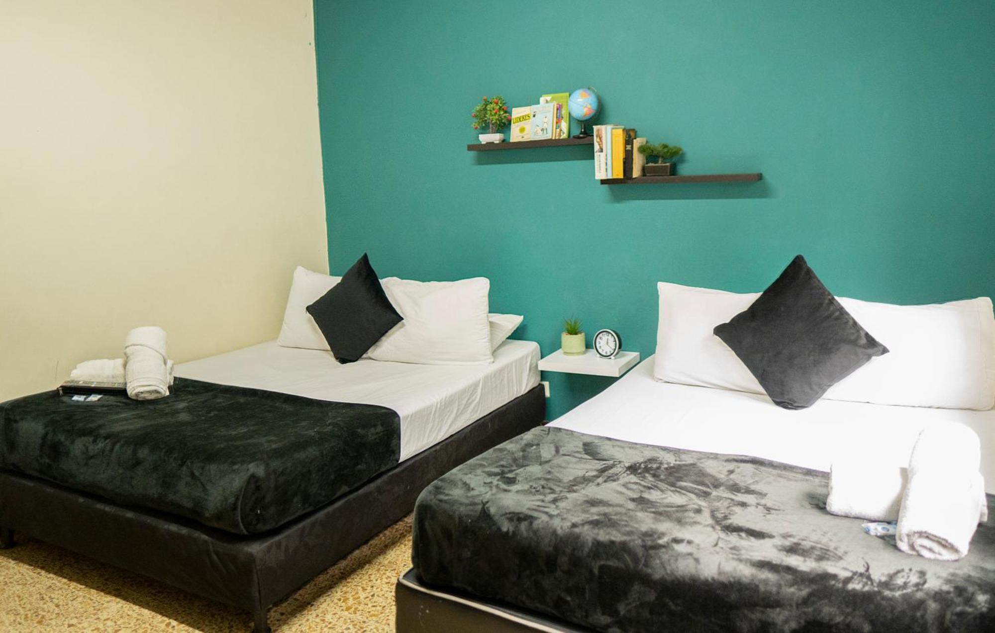 Buntes House-Casa Hotel Laureles-Estadio Меделин Екстериор снимка