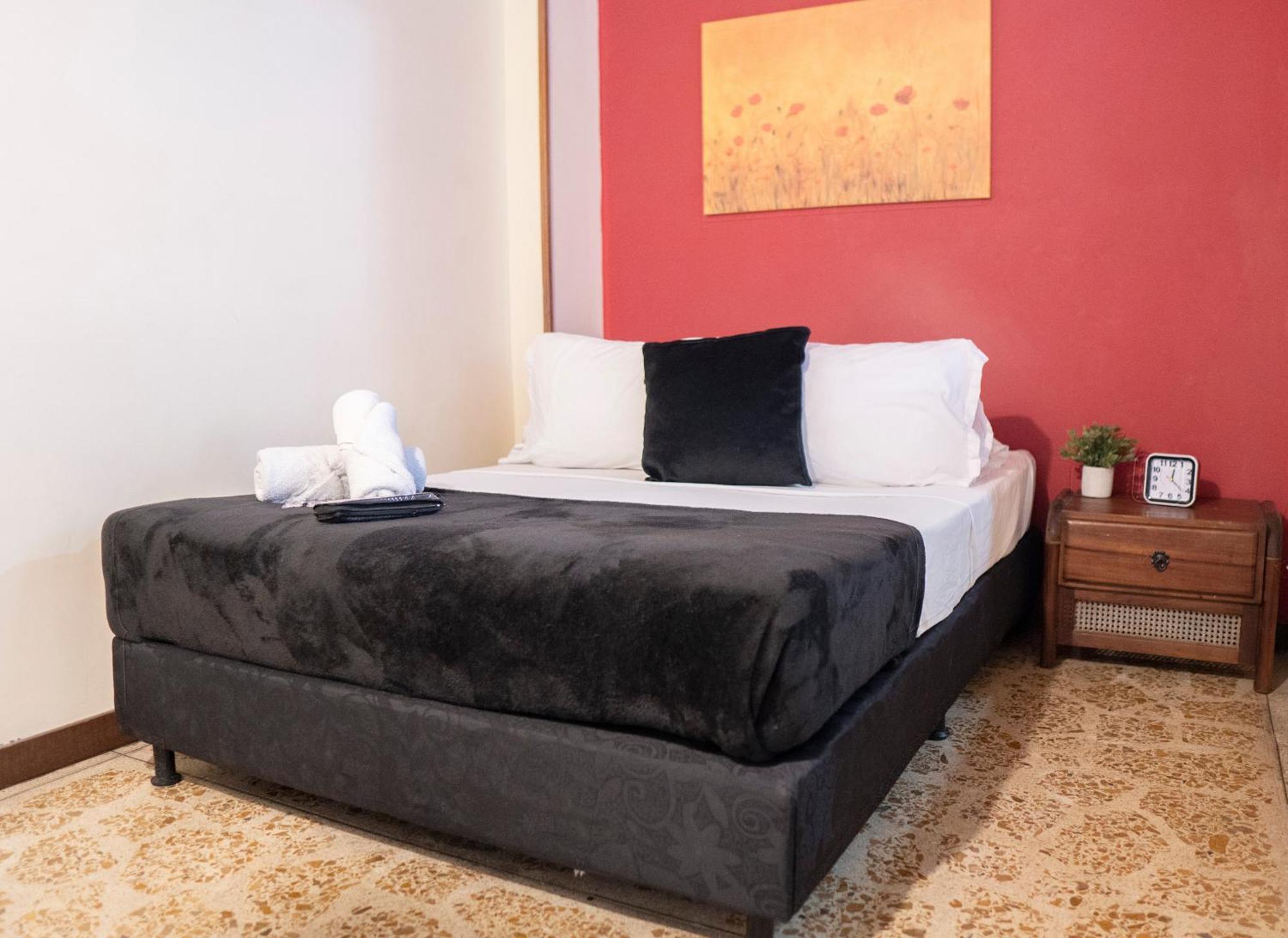 Buntes House-Casa Hotel Laureles-Estadio Меделин Екстериор снимка