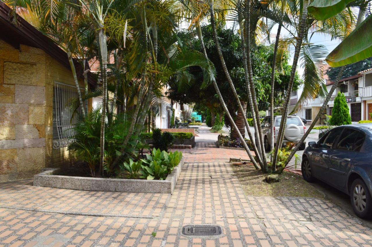 Buntes House-Casa Hotel Laureles-Estadio Меделин Екстериор снимка