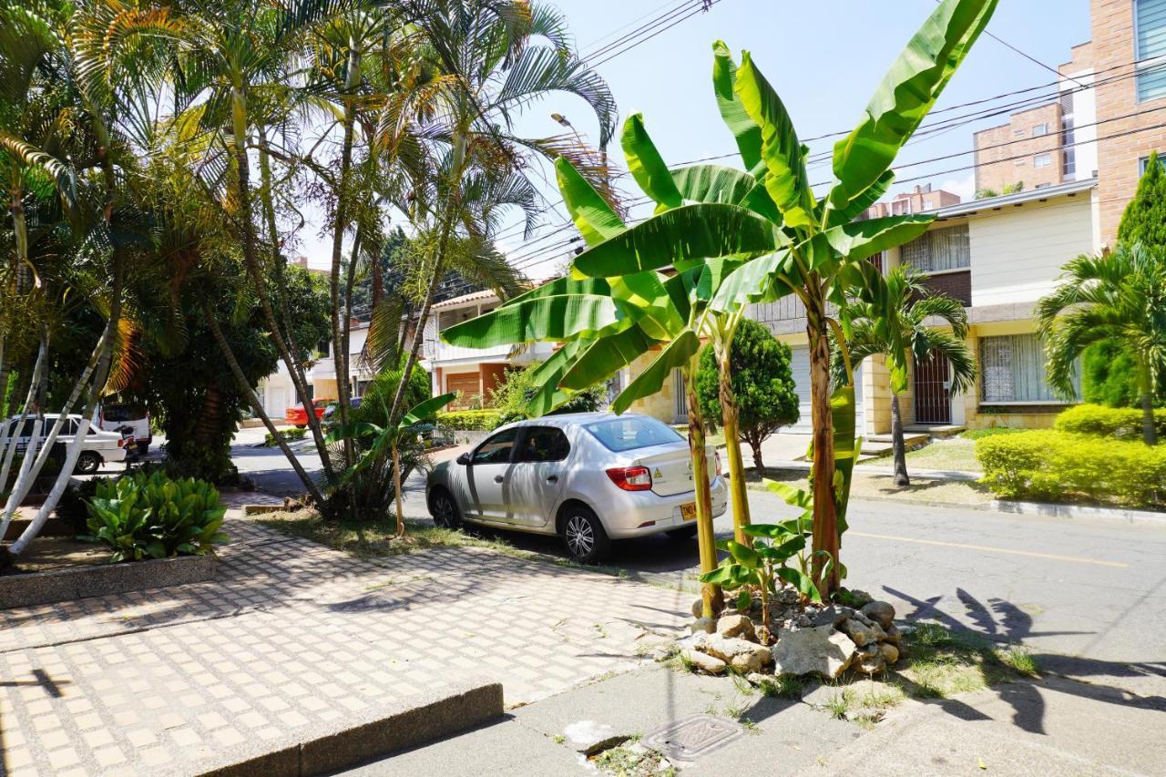 Buntes House-Casa Hotel Laureles-Estadio Меделин Екстериор снимка