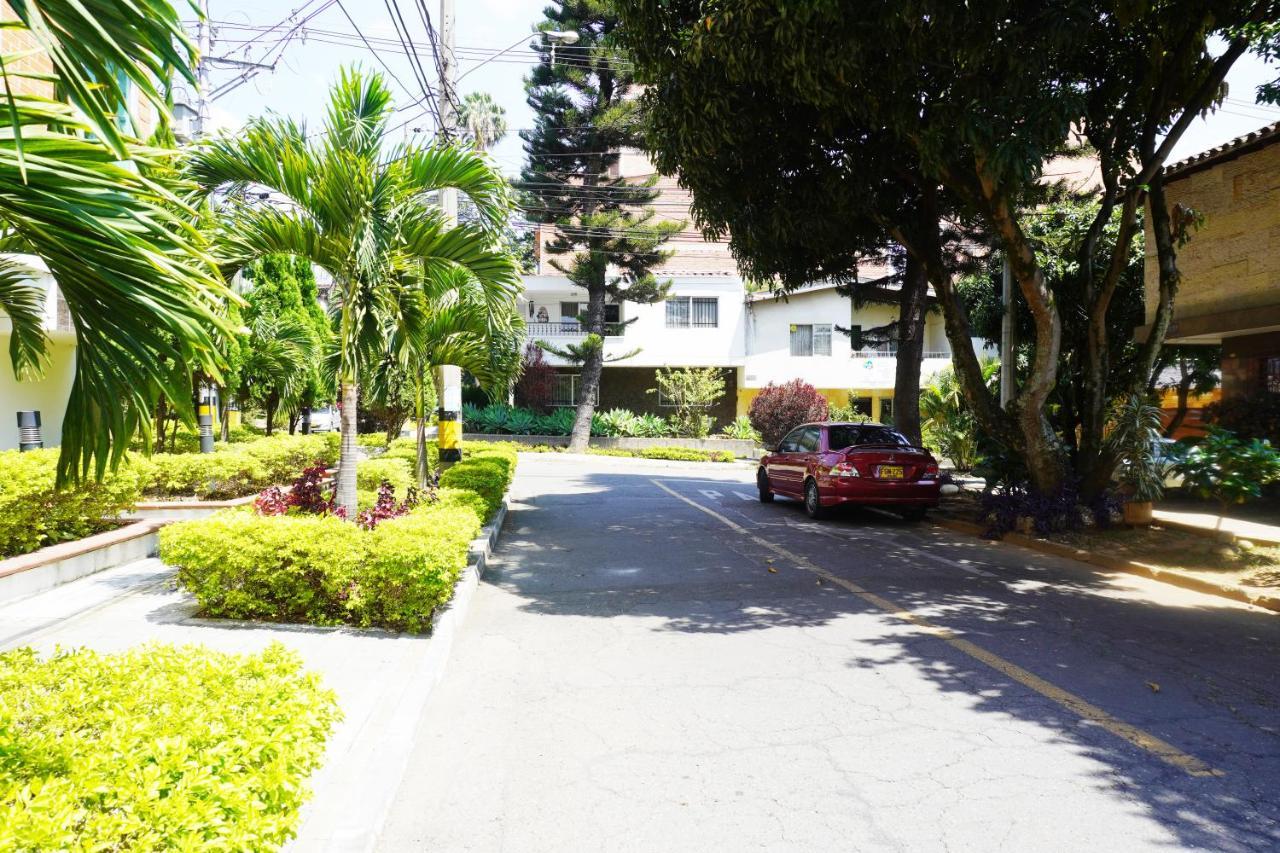 Buntes House-Casa Hotel Laureles-Estadio Меделин Екстериор снимка